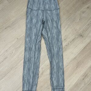 Lululemon Athletica Gray Geometric Leggings